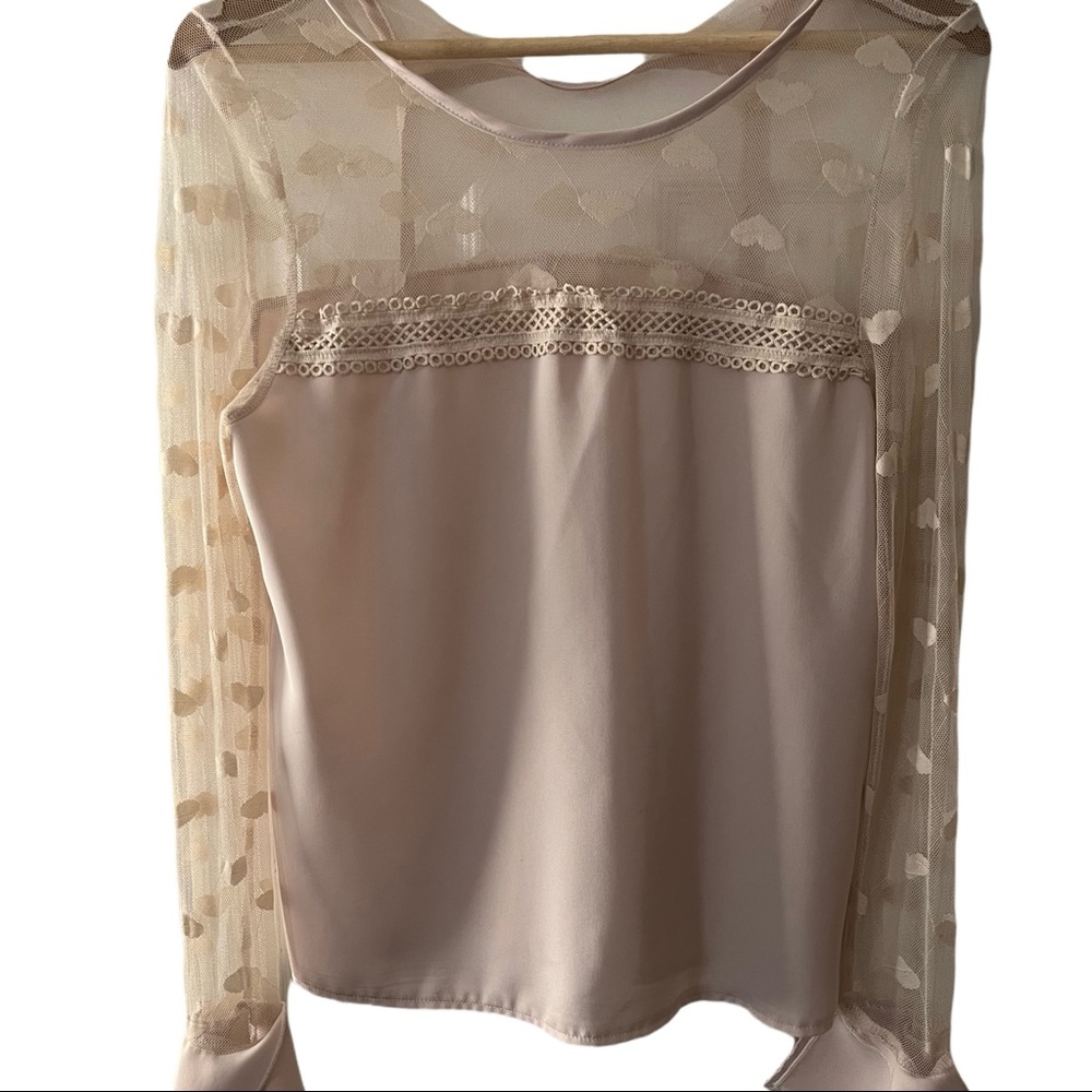 Heart detail lace top